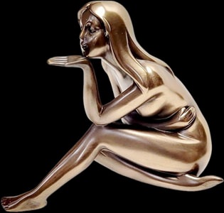 Sanselig miniature skulptur af nøgen kvinde med kunstnerisk finish